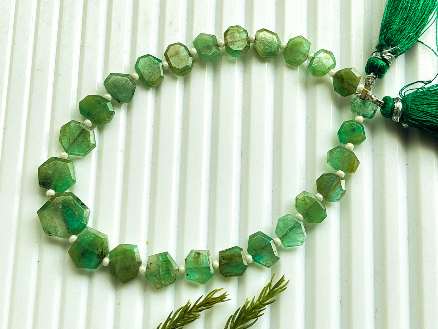 7.50 Inch Emerald Crown Cut Beads, Natural Zambian Emerald Gemstone, 25 Pieces, 5x7mm to 10x11mm A212-6 Beadsforyourjewelry