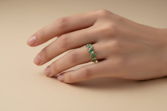 Natural Emerald Gemstone Bezel Set 18K Solid Gold 6 1/2 US Ring