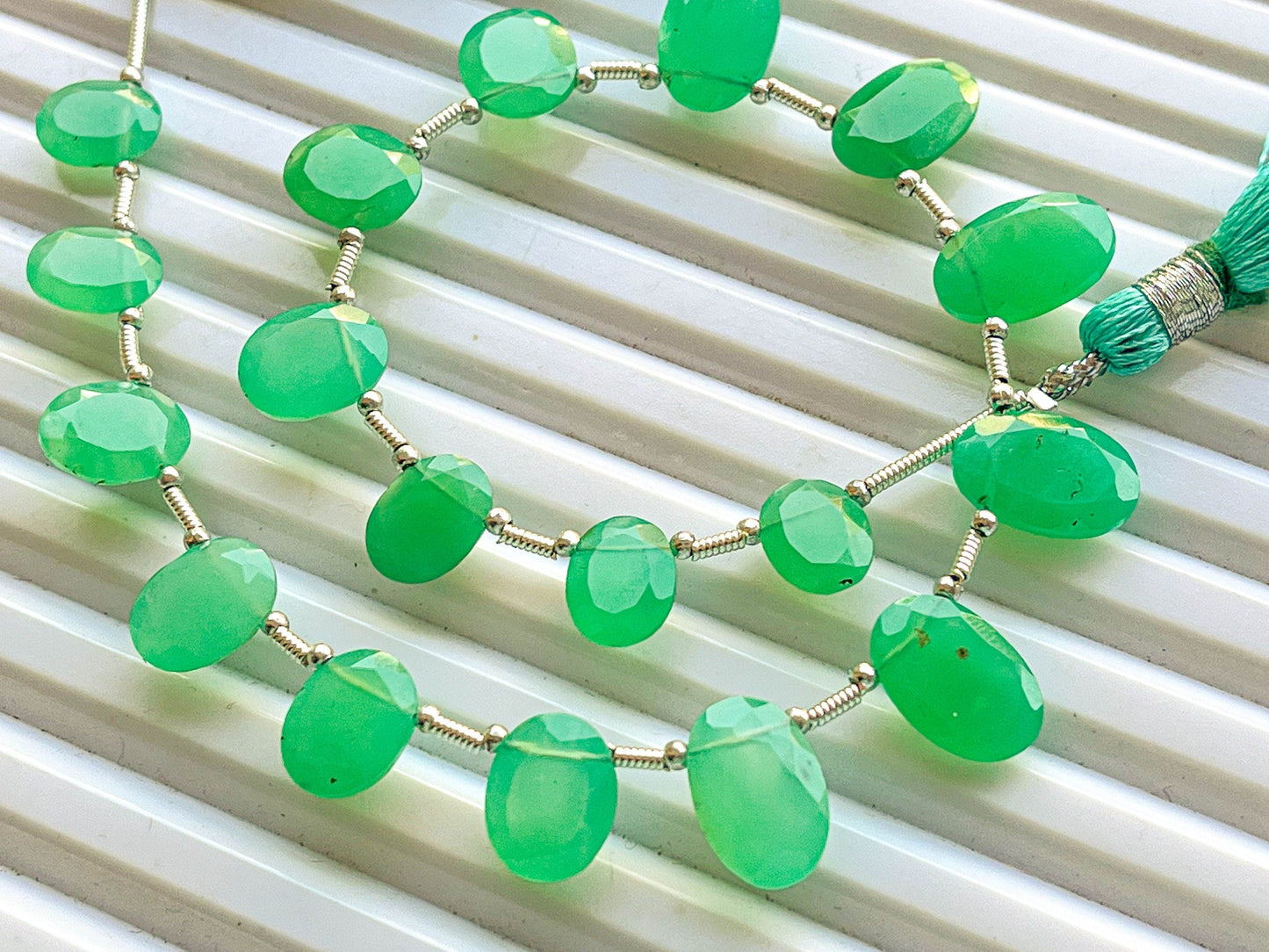 18 Pieces AAA Australian Chrysoprase Oval Shape Cut Stone Beads, Natural Chrysoprase Gemstone, Chrysoprase Briolette Beads, 7x9mm to 8x12mm Beadsforyourjewelry