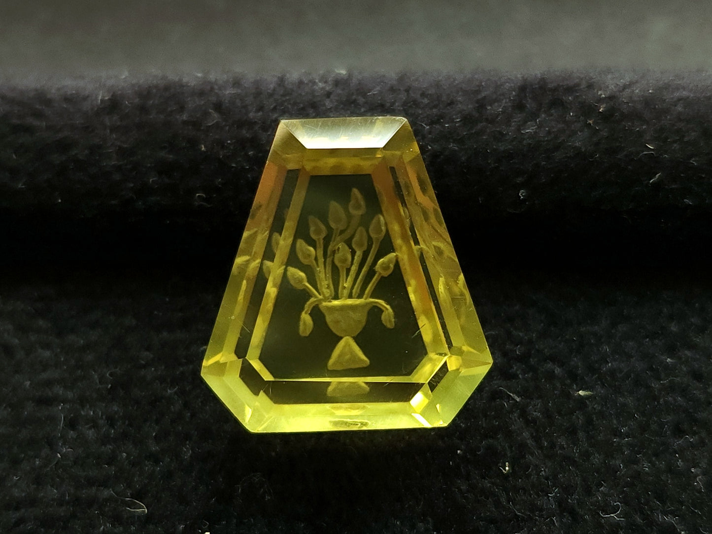 Natural Lemon Quartz Hand-carved Fantasy cut reverse carving
