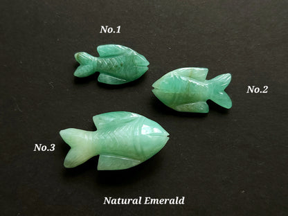 Natural Emerald Fish Carvings For Pendants & Charms