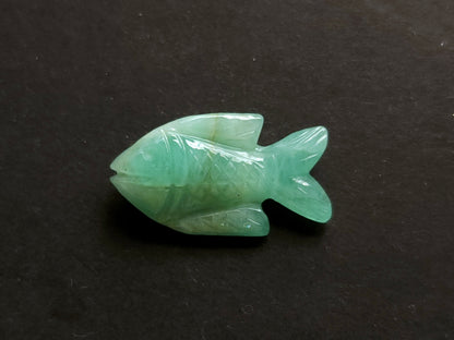 Natural Emerald Fish Carvings For Pendants & Charms