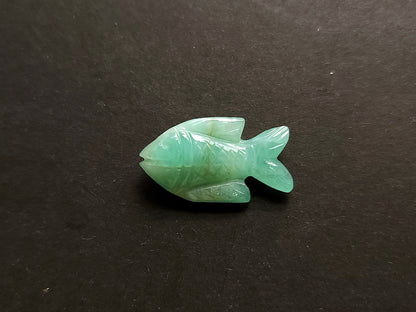 Natural Emerald Fish Carvings For Pendants & Charms