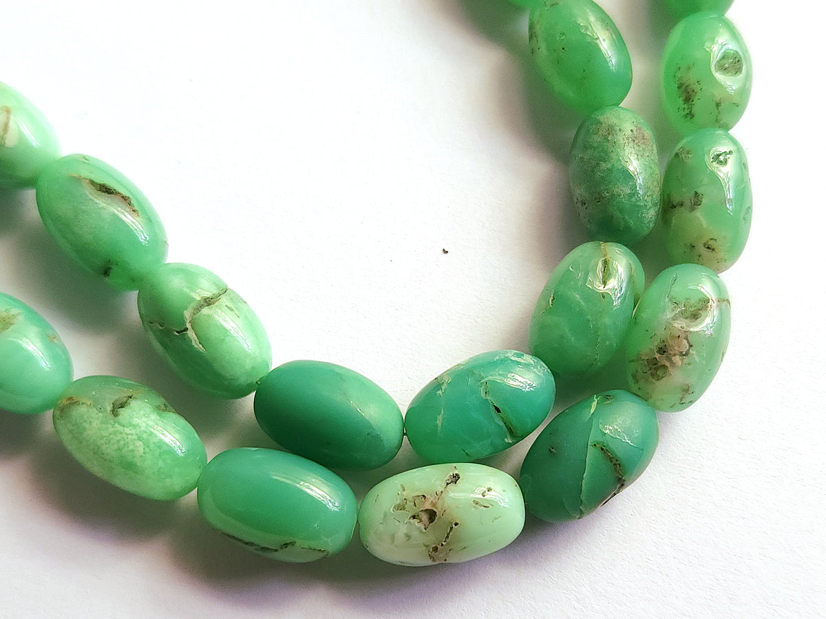 Natural Chrysoprase Smooth Oval Beads