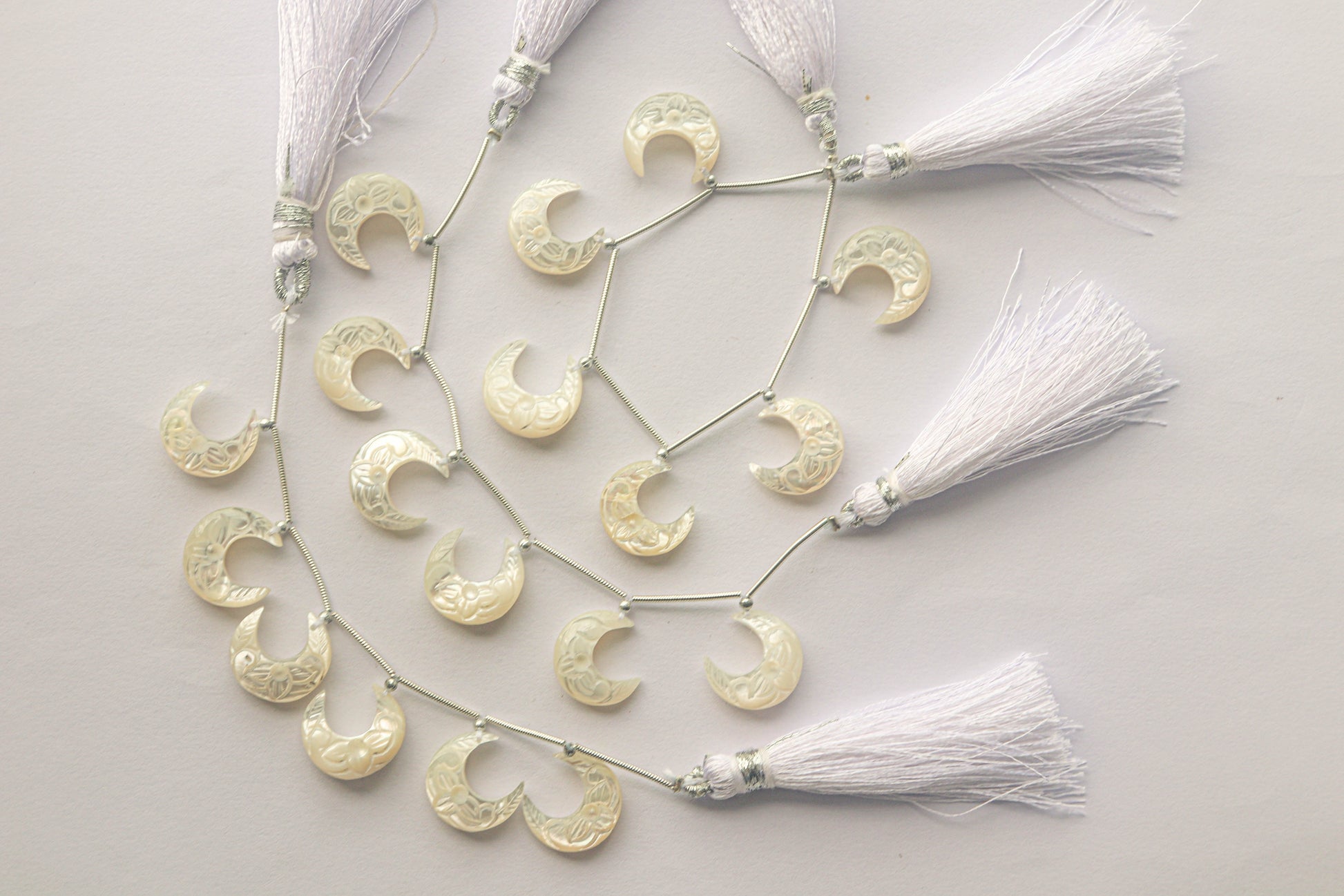 8 Pieces Mother of Pearl Carved Moon Shape Beadsforyourjewelry