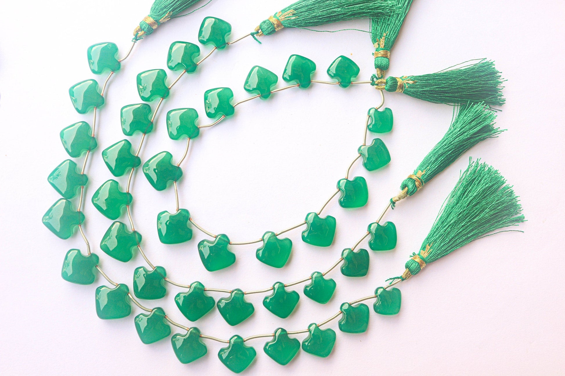 Green Onyx Fancy Shape Briolette Beads | 15x15mm | 13 Pieces | 9 inch String | Gemstone Beads for Jewelry making | Beadsforyourjewellery Beadsforyourjewelry