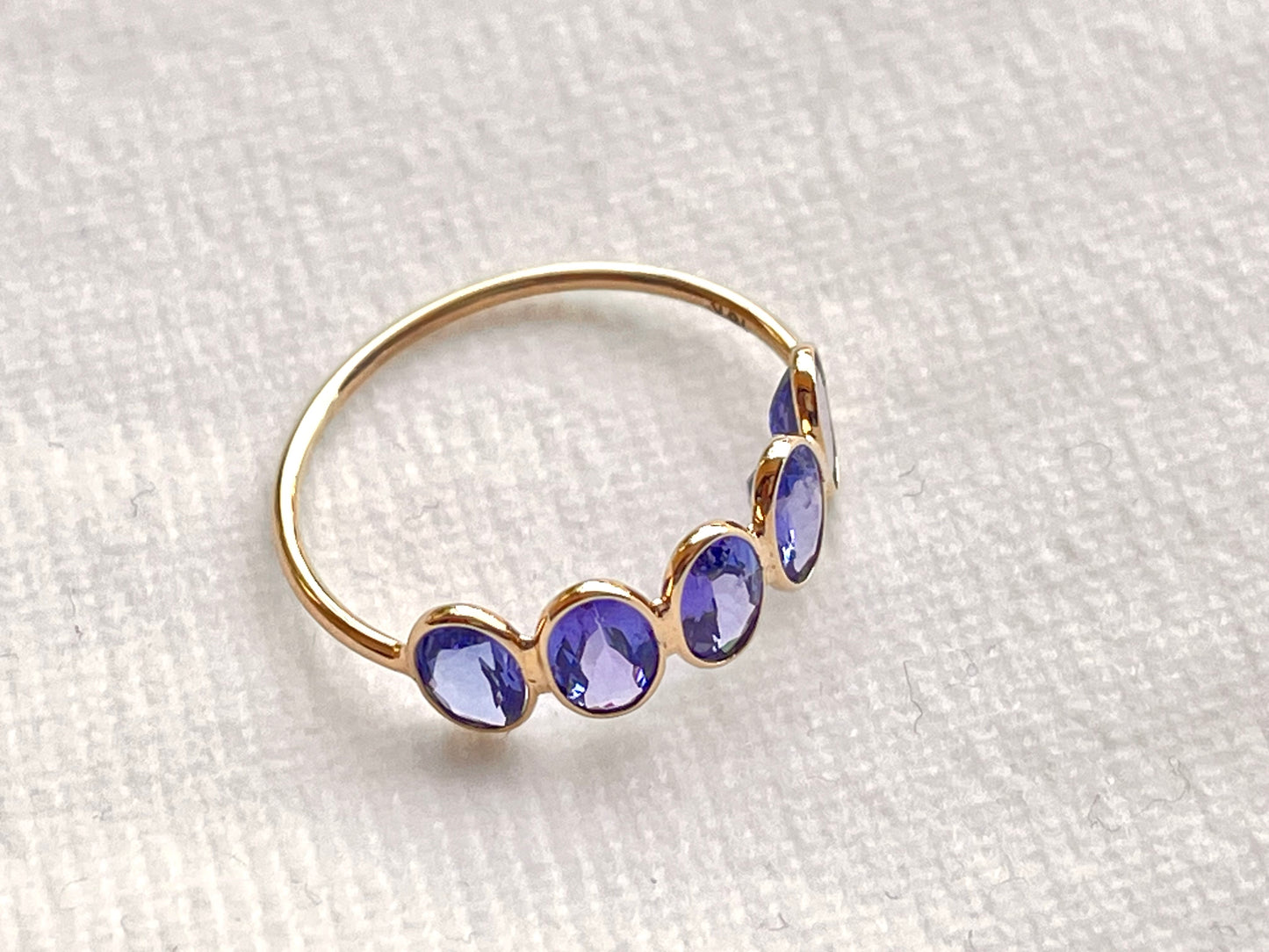 Natural Tanzanite Gemstone Bezel Set 18K Solid Gold 6 1/2 US Ring