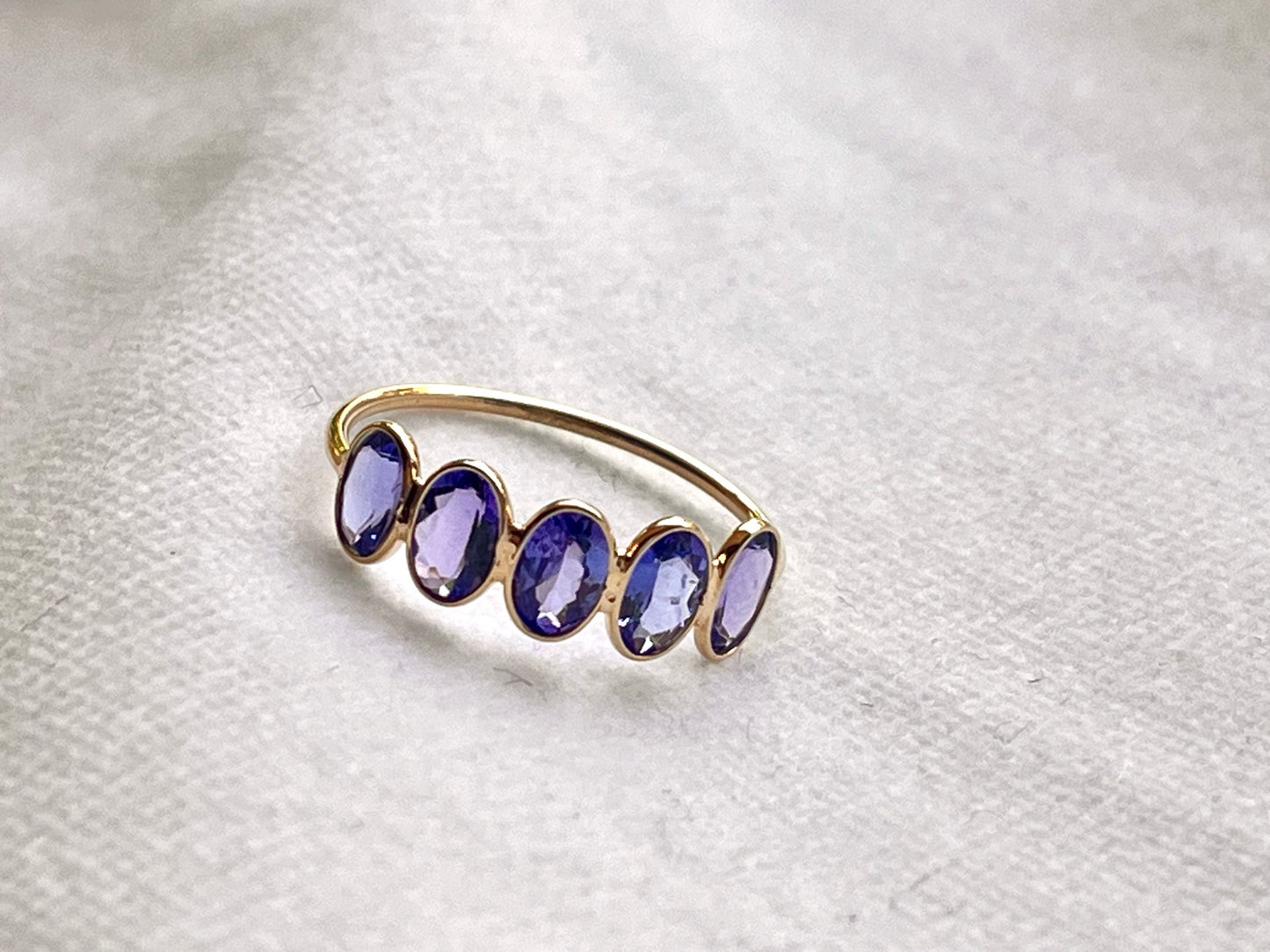 Natural Tanzanite Gemstone Bezel Set 18K Solid Gold 6 1/2 US Ring