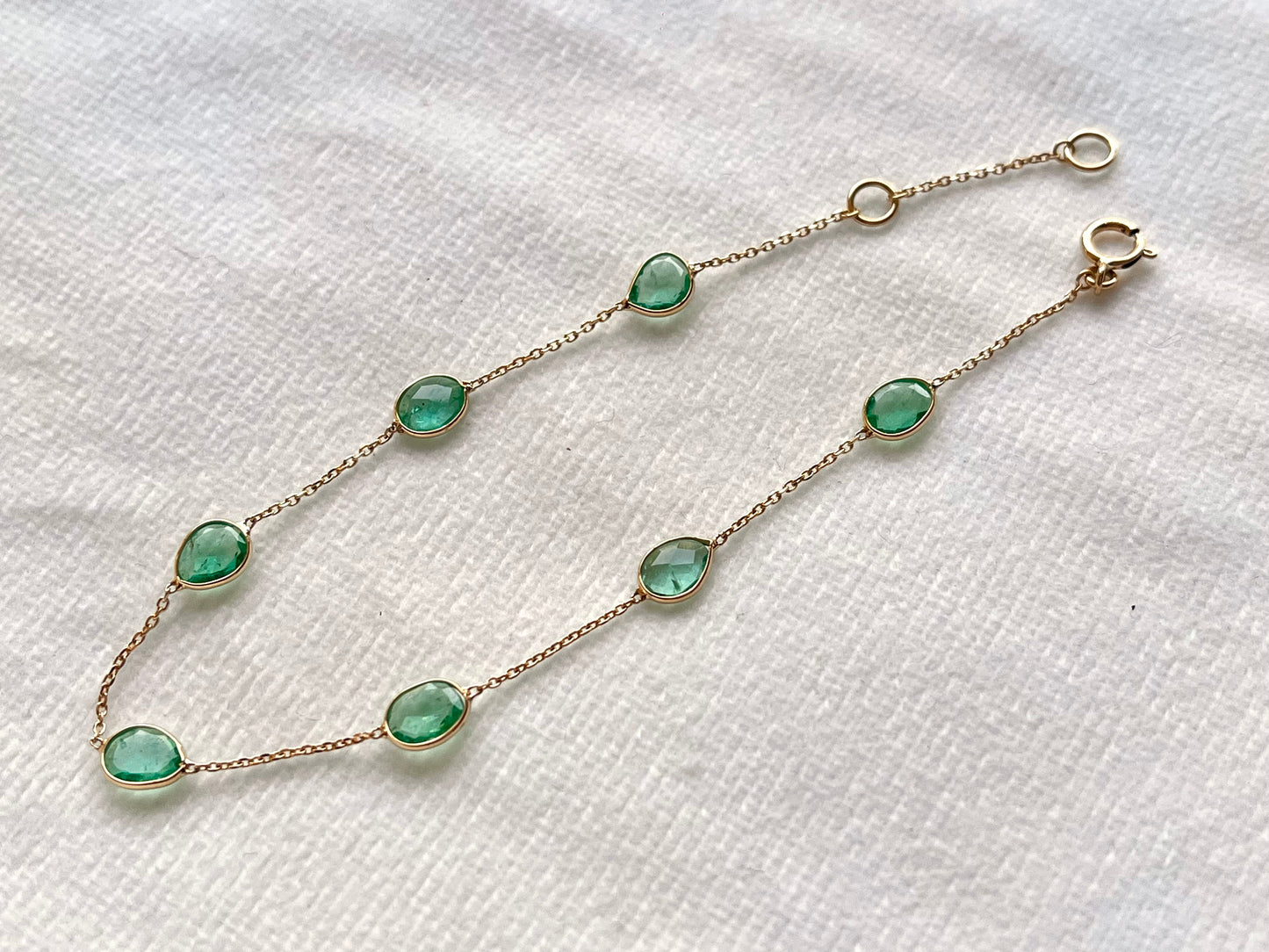 Natural Emerald Bezel Set Chain Bracelet 18K Solid Yellow Gold, Lightweight Gemstone Bracelet