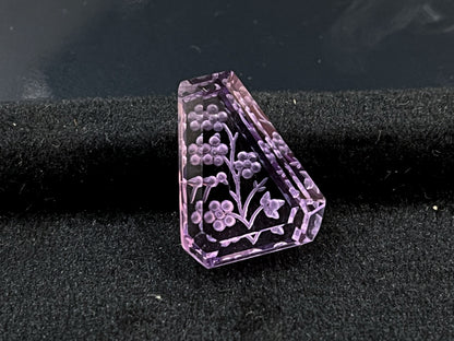 Amethyst Fabulous Handcarved Fantasy cut carving